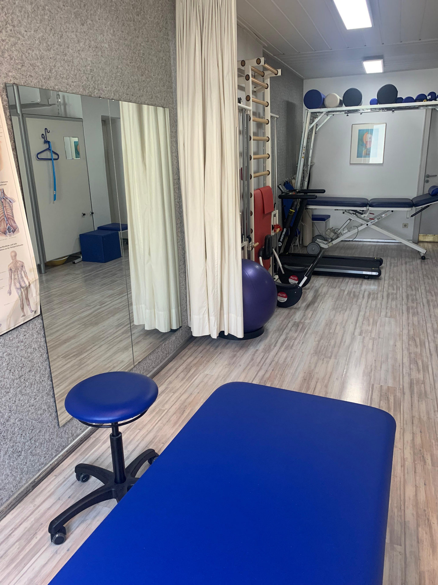 Krankengymnastik am Gerät in der Physiotherapie Nastätten